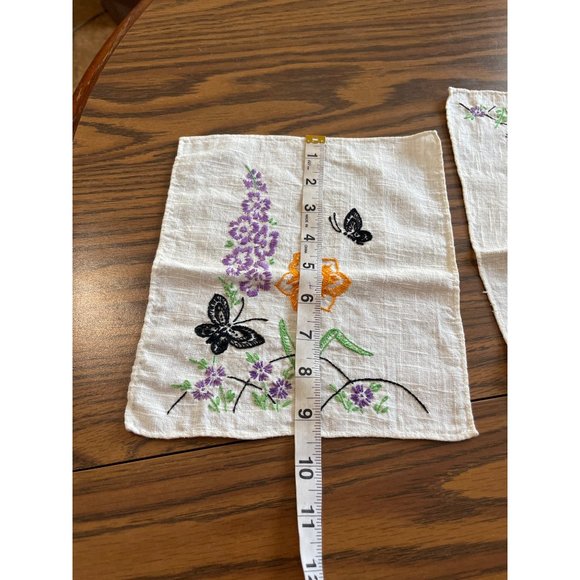 Tea towels and embroidered pieces vintage cottage core - Picture 13 of 15